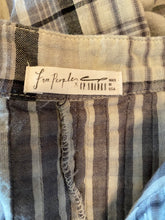 Load image into Gallery viewer, Free People x CP Shades Pintucked Gray/White Plaid Yoko Tunic Top, size XS runs large (42 bust)