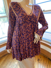Load image into Gallery viewer, Free People Orange/Purple Rayon Print Top with Lace Trims, size S