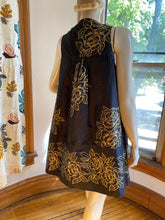 Load image into Gallery viewer, Heyne Bogut Black/Gold Screen Print Sleeveless Dress, size S/M (Brand size 2)