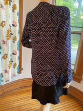 Load image into Gallery viewer, Veronica Beard Blue Lotus Print Ruffle Front Top, size S (US 6)