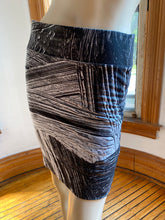Load image into Gallery viewer, Helmut Lang Black/Gray Abstract Print Pull-On Stretchy Fitted Skirt, size S