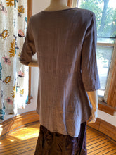 Load image into Gallery viewer, Niche by Nilgun Derman Light Gray Scoop Neck Pullover Top, size XS