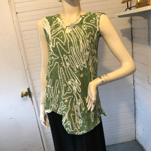 Load image into Gallery viewer, Skif Skifo Green Ivory Abstract Pattern Linen Blend Sleeveless Sweater, size S