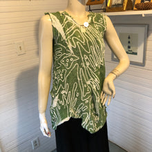 Load image into Gallery viewer, Skif Skifo Green Ivory Abstract Pattern Linen Blend Sleeveless Sweater, size S