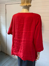 Load image into Gallery viewer, La Fixsun USA Red Linen Boxy Handkerchief Hem Top, size S