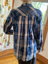 Load image into Gallery viewer, Side Stitch USA Blue/White "Abstract Plaid" Cotton Top, size M