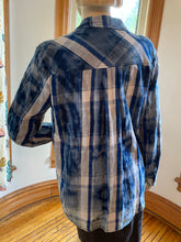 Load image into Gallery viewer, Side Stitch USA Blue/White "Abstract Plaid" Cotton Top, size M