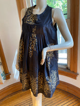 Load image into Gallery viewer, Heyne Bogut Black/Gold Screen Print Sleeveless Dress, size S/M (Brand size 2)
