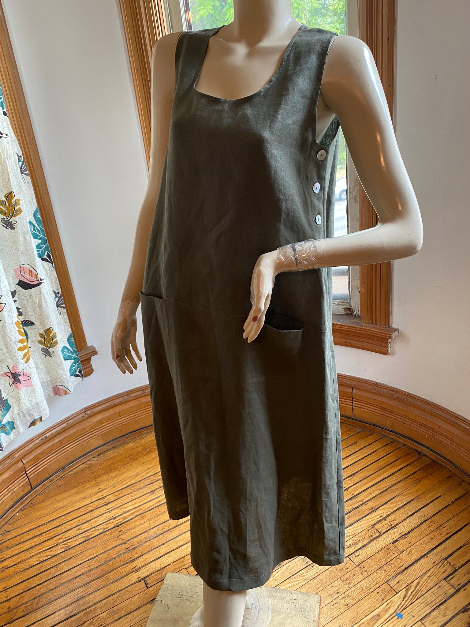 Eva Tralala Olive Green Sleeveless Linen Relaxed Fit Long Dress, size Christina Finn Style & Boutique Eva Tralala Olive Green Sleeveless Linen Relaxed Fit Long Dress, size Christina Finn Style & Boutique