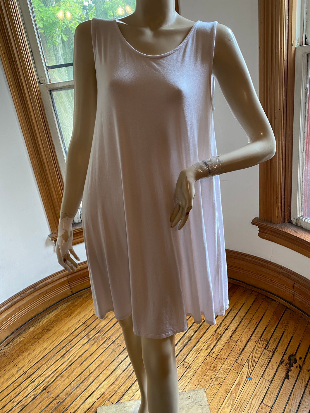 Comfy USA White Sleeveless Knit Dress, size M