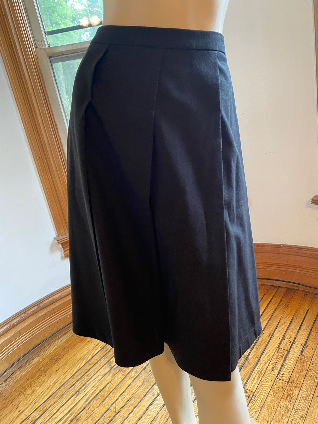Armani Collezioni Charcoal Gray Pleated Wool Skirt, size L (US size 12)