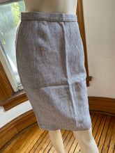 Load image into Gallery viewer, Vintage Thierry Mugler &quot;Natural&quot; Tan Linen Pencil Skirt, size S (French size 38)
