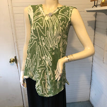 Load image into Gallery viewer, Skif Skifo Green Ivory Abstract Pattern Linen Blend Sleeveless Sweater, size S
