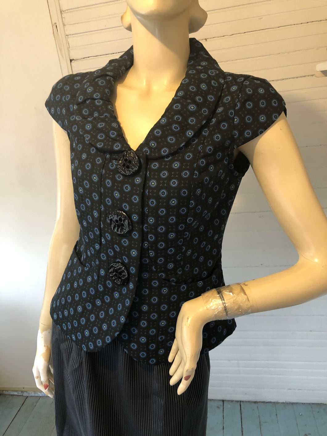 An Ren Cap Sleeve Layering Top/Vest, size 4