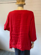 Load image into Gallery viewer, La Fixsun USA Red Linen Boxy Handkerchief Hem Top, size S
