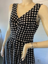 Load image into Gallery viewer, Marimekko for Banana Republic Black/White Geometric Abstract Dot Print Dress, size S (US 6)
