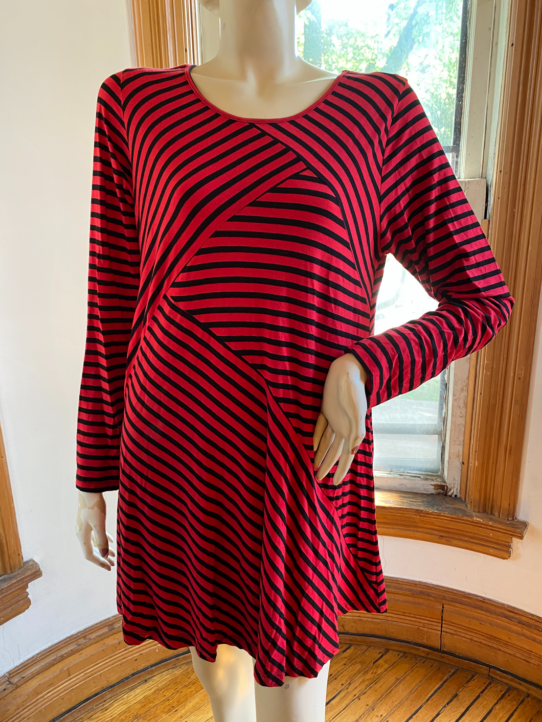 Comfy USA Red/Black Striped Knit Dress, size M